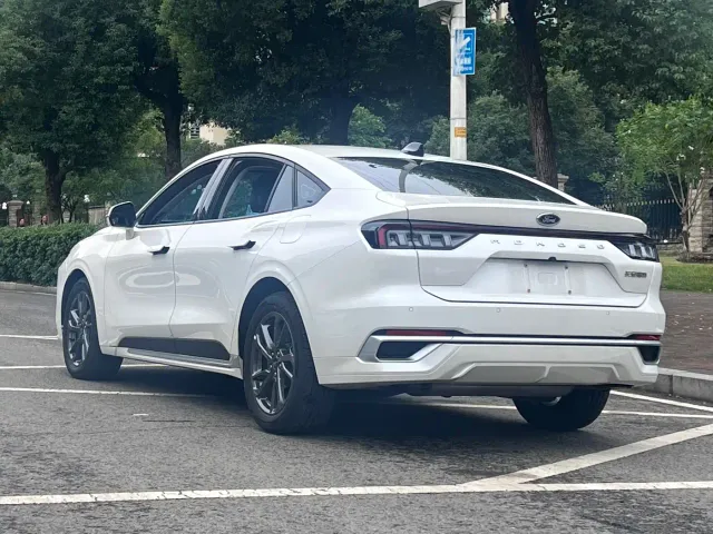 Ford Mondeo — Фото автомобиля 6