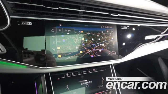 Audi Q8 55 TFSI quattro Premium — Фото автомобиля 13
