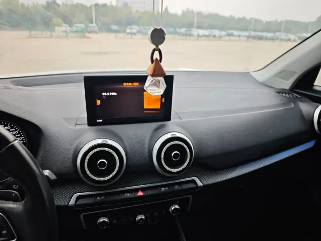 Audi Q2L — Фото автомобиля 19