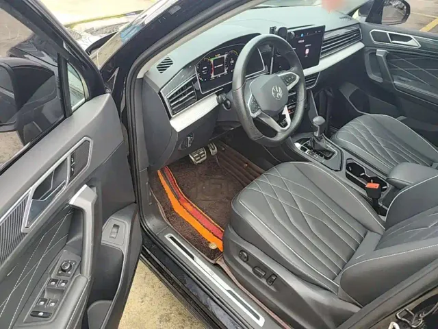Volkswagen Tiguan L — Фото автомобиля 15