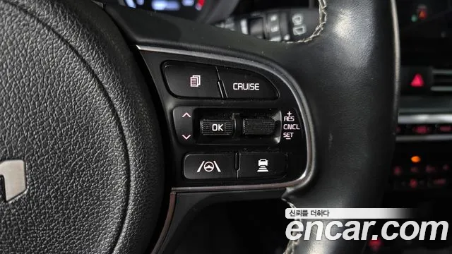Kia Niro — Фото автомобиля 21
