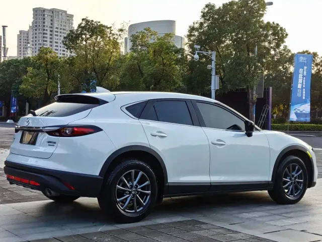 Mazda CX-4 — Фото автомобиля 5