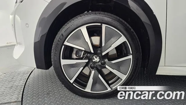 Peugeot 208 e-208 2nd Gen — Фото автомобиля 5
