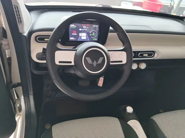 Wuling Hongguang Mini EV — Фото автомобиля 10