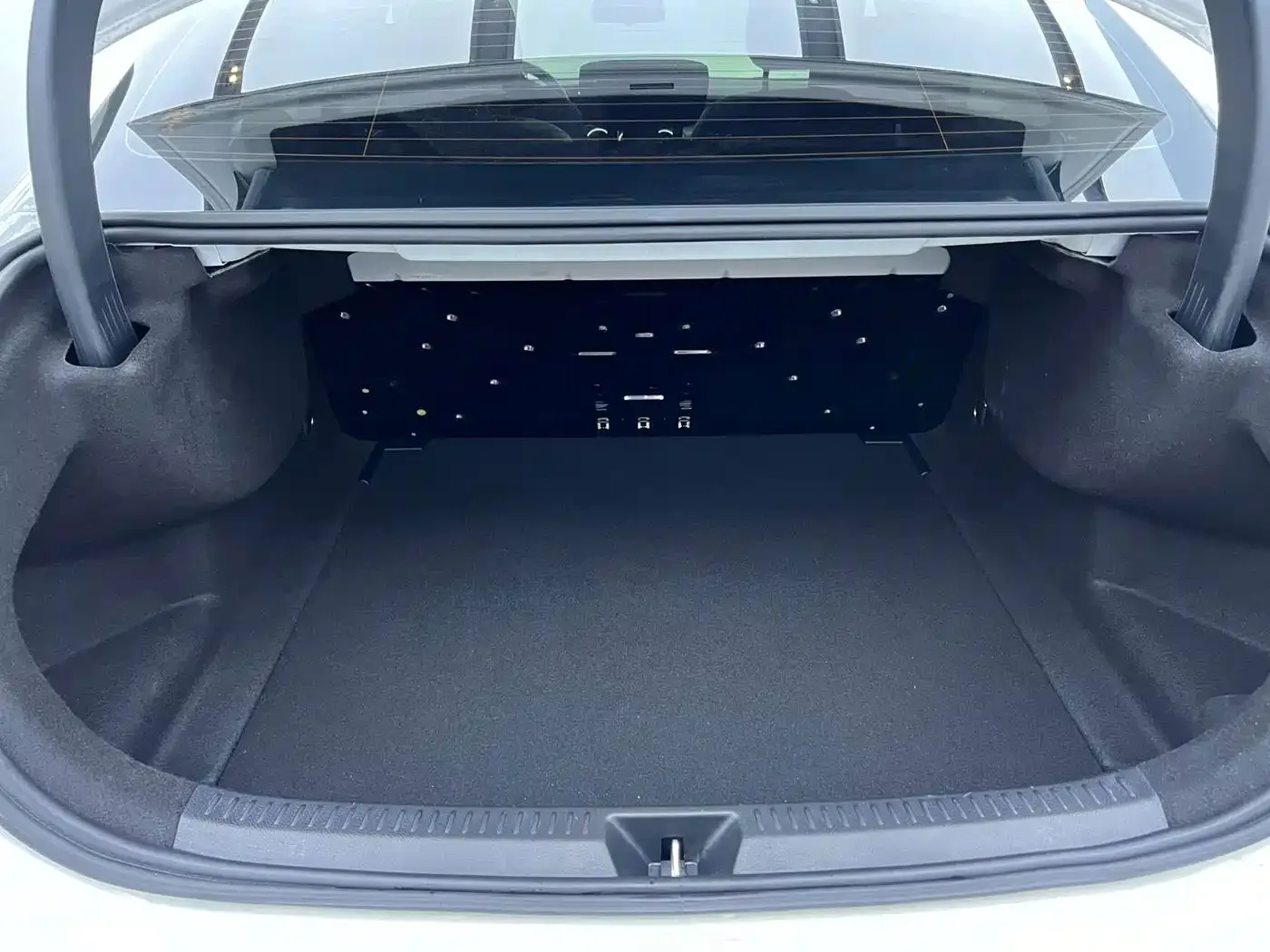 Mercedes-Benz Mercedes-Benz A-Class 2022 Facelift A 180 L Sport Sedan — Фото автомобиля 24