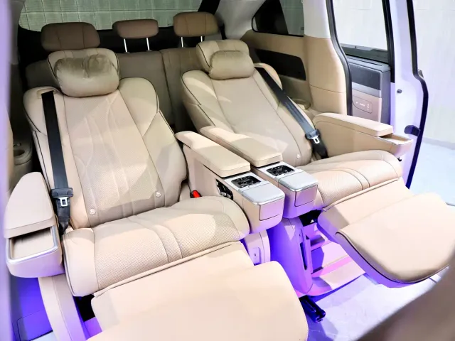 Xpeng X9 — Фото автомобиля 26