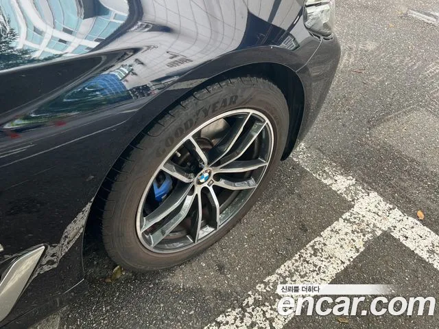 BMW 5-Series — Фото автомобиля 9