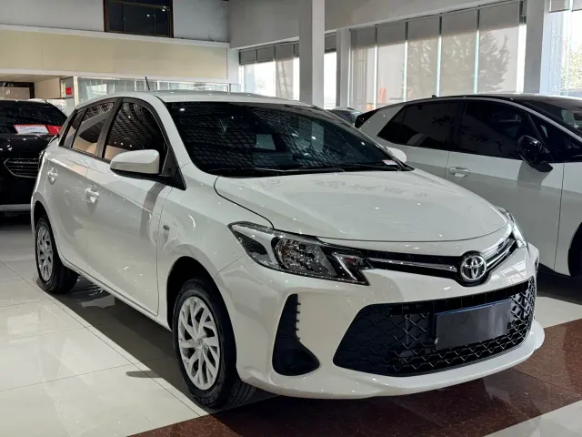 Toyota Vios FS — Фото автомобиля 3