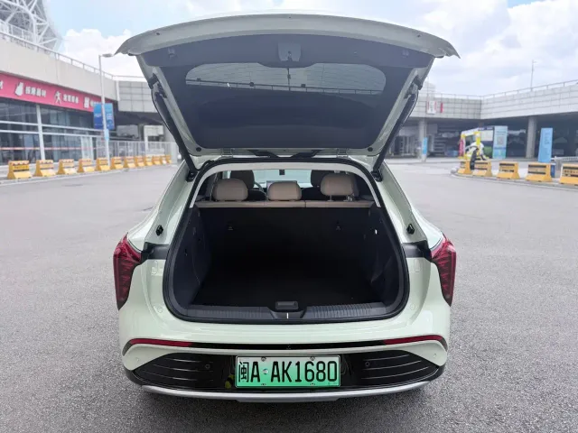 Hongqi Tiangong 06 — Фото автомобиля 10