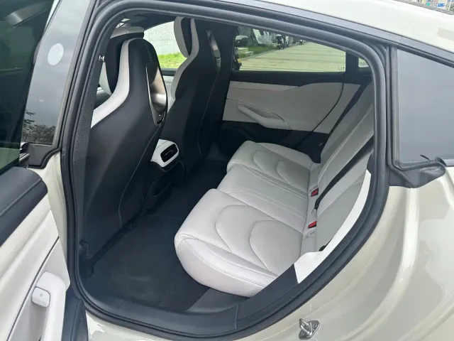 Xiaomi SU7 — Фото автомобиля 5