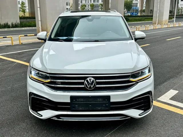 Volkswagen Tiguan L — Фото автомобиля 2