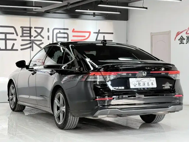 Honda Accord — Фото автомобиля 4