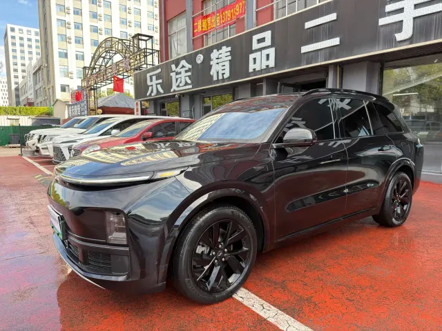 Li Auto L8 — Фото автомобиля 2