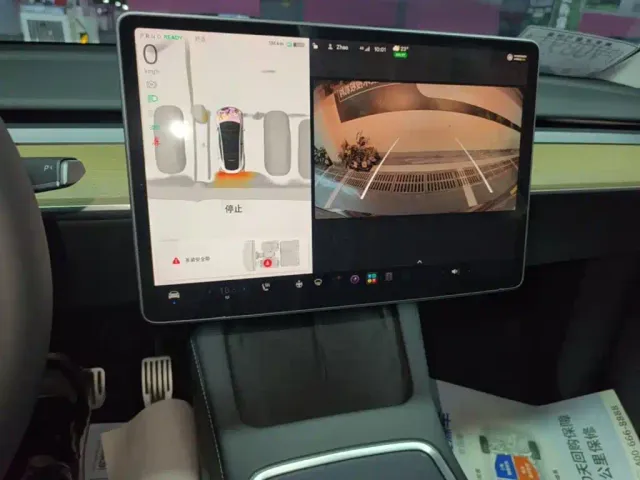 Tesla Model Y — Фото автомобиля 12
