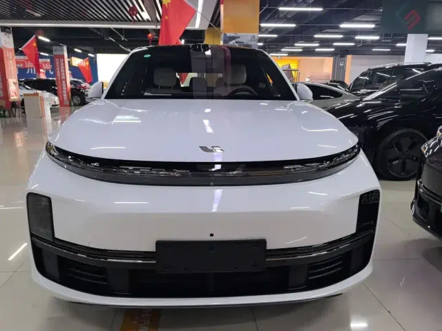 Li Auto L7 — Фото автомобиля 23