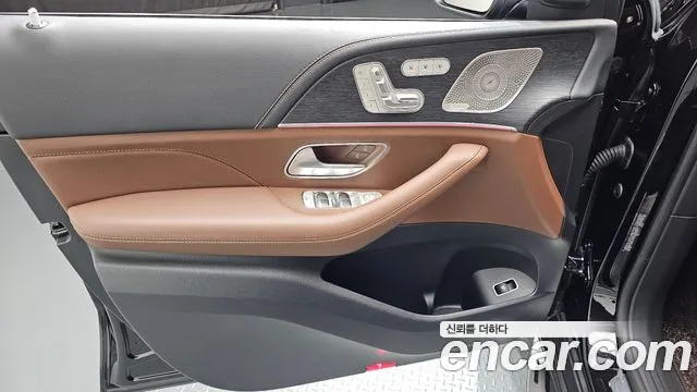 Mercedes-Benz GLE-Class — Фото автомобиля 13