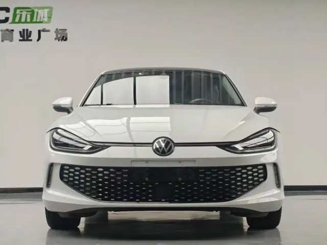 Volkswagen Lamando — Фото автомобиля 3
