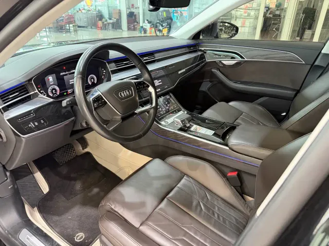 Audi A8 — Фото автомобиля 5