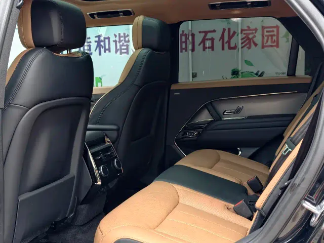 Land Rover Range Rover Sport — Фото автомобиля 7