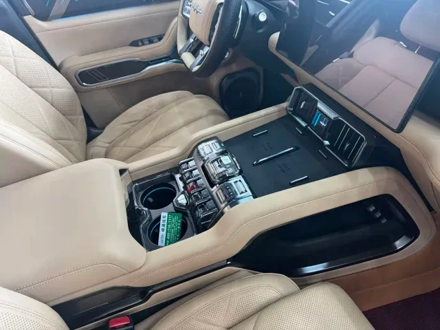 BYD FangChengBao Leopard 8 — Фото автомобиля 9