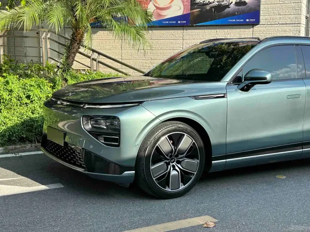 Xpeng G9 — Фото автомобиля 6