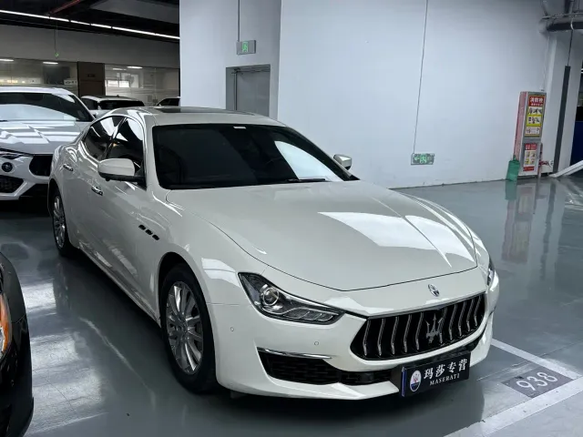 Maserati Ghibli — Фото автомобиля 3