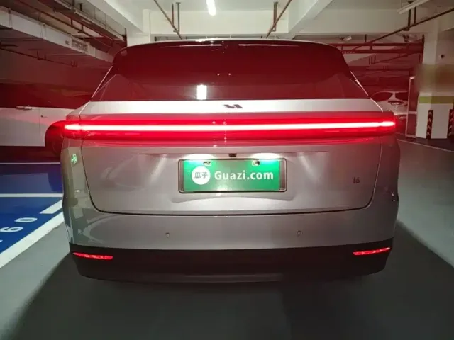 Li Auto Li Auto i6 2025 4WD Base Model — Фото автомобиля 5