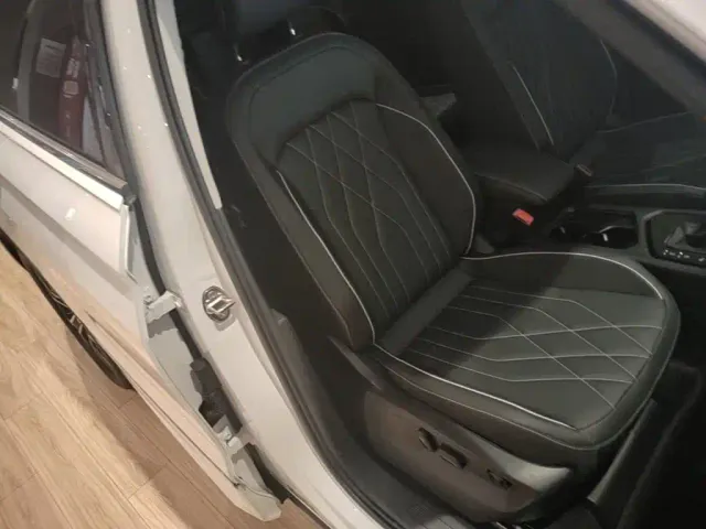 Volkswagen Tiguan L — Фото автомобиля 24