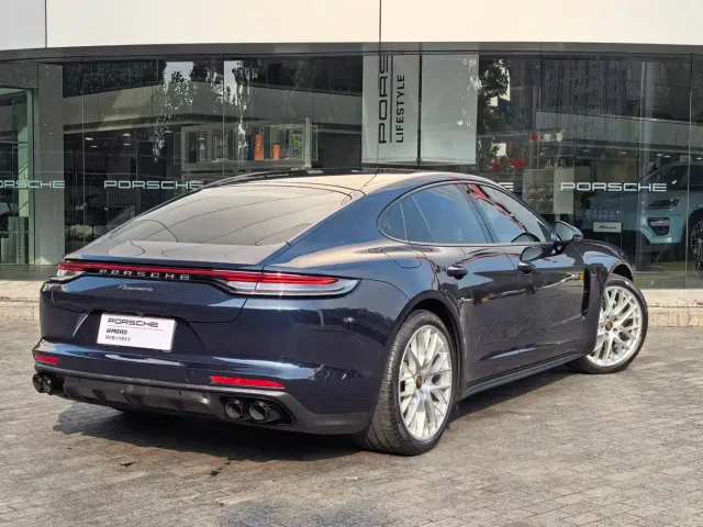 Porsche Panamera — Фото автомобиля 21