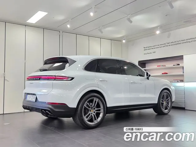 Porsche Cayenne — Фото автомобиля 2