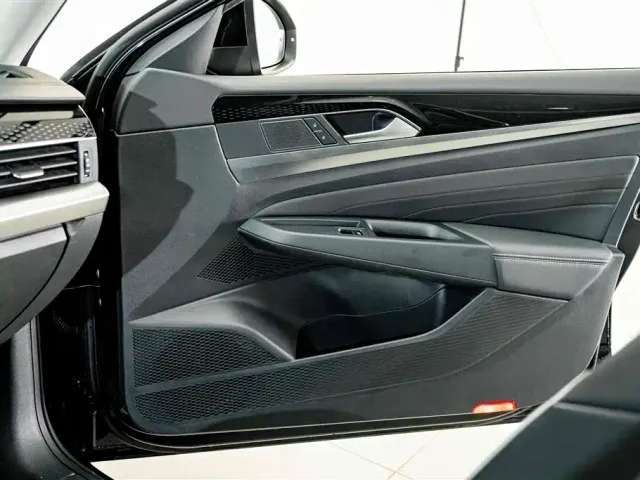 Volkswagen Passat — Фото автомобиля 15