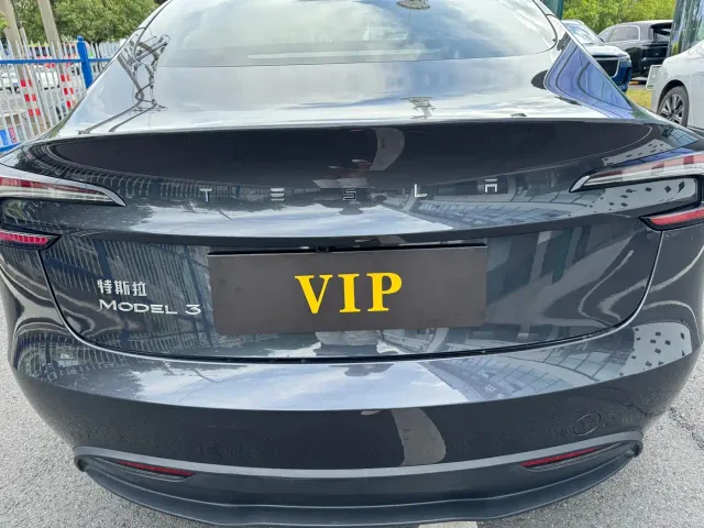 Tesla Model 3 — Фото автомобиля 16