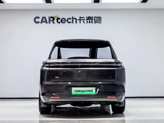 Li Auto L8 — Фото автомобиля 4
