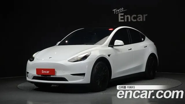 Фотография автомобиля — Tesla Model Y