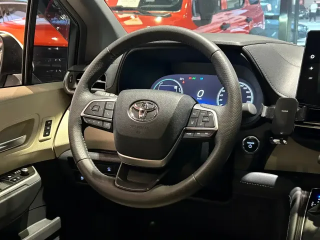 Toyota Granvia — Фото автомобиля 23