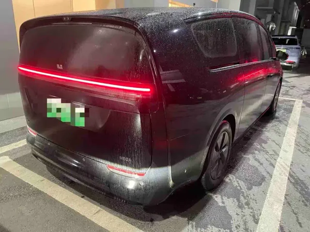 Li Auto MEGA — Фото автомобиля 6
