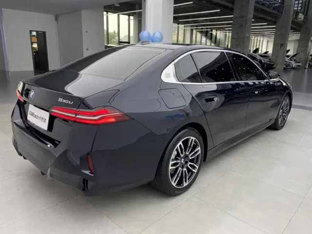 BMW 5 Series — Фото автомобиля 13
