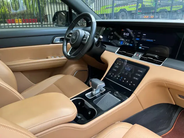 Li Auto ONE — Фото автомобиля 17
