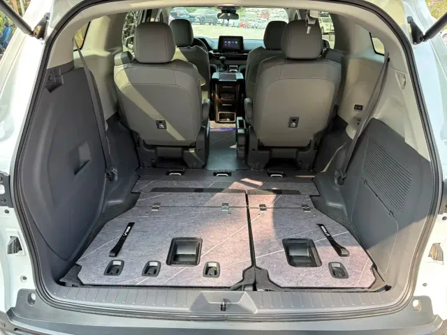 Toyota Granvia — Фото автомобиля 15