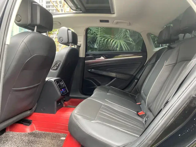 Volkswagen Passat — Фото автомобиля 15