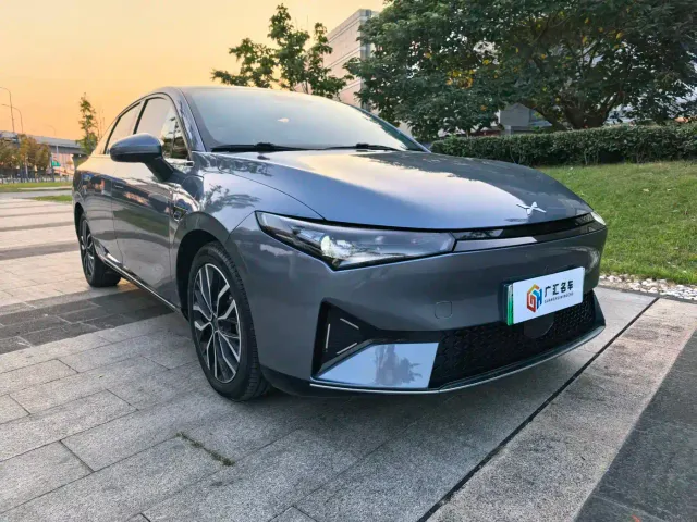 Xpeng P5 — Фото автомобиля 3