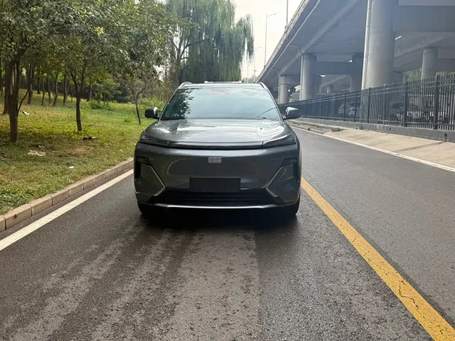 Geely Galaxy Starship 7 EM-i — Фото автомобиля 2