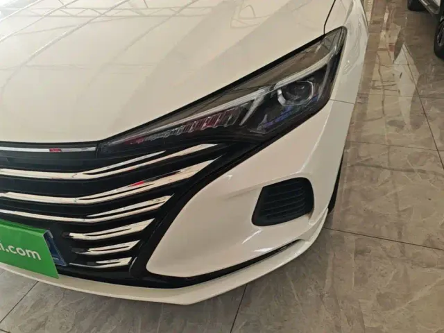 Changan Eado — Фото автомобиля 23