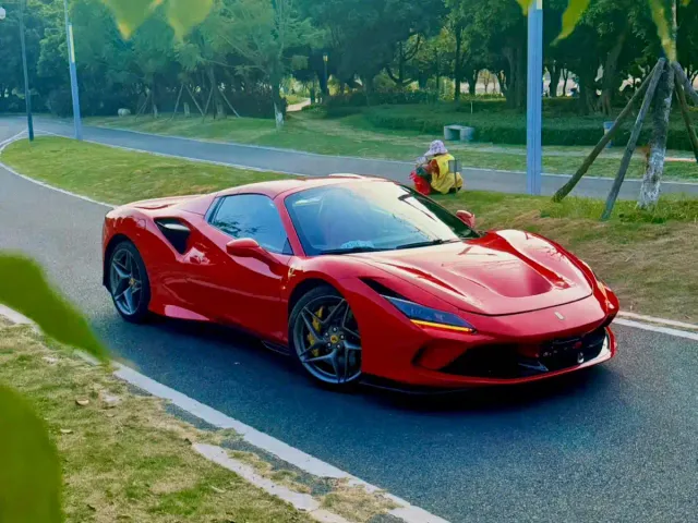 Ferrari F8 — Фото автомобиля 3