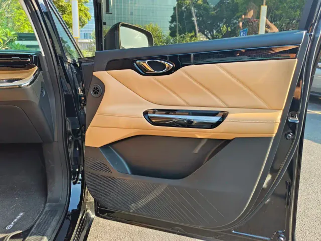 GAC Trumpchi E8 — Фото автомобиля 16