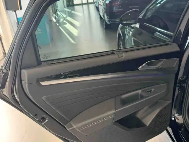 Volkswagen Passat — Фото автомобиля 8