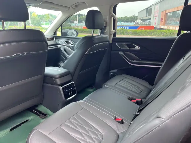 Hongqi HS7 PHEV — Фото автомобиля 16