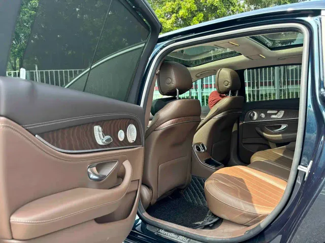 Mercedes-Benz E-Class — Фото автомобиля 9