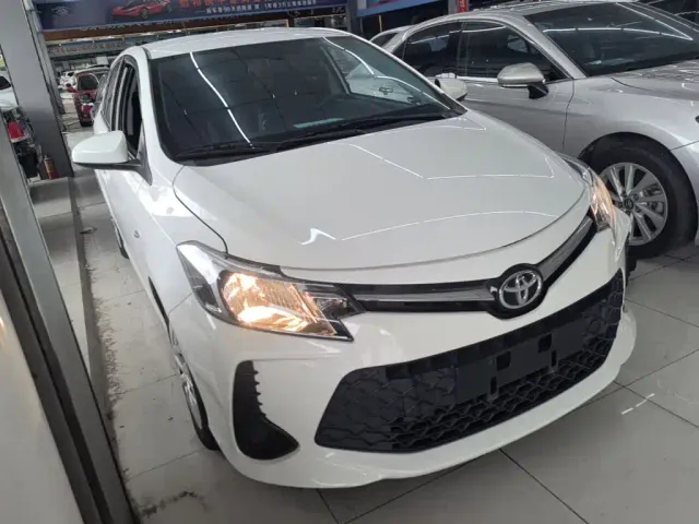 Toyota Vios FS — Фото автомобиля 3