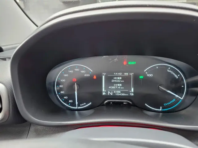 Wuling Hongguang — Фото автомобиля 10